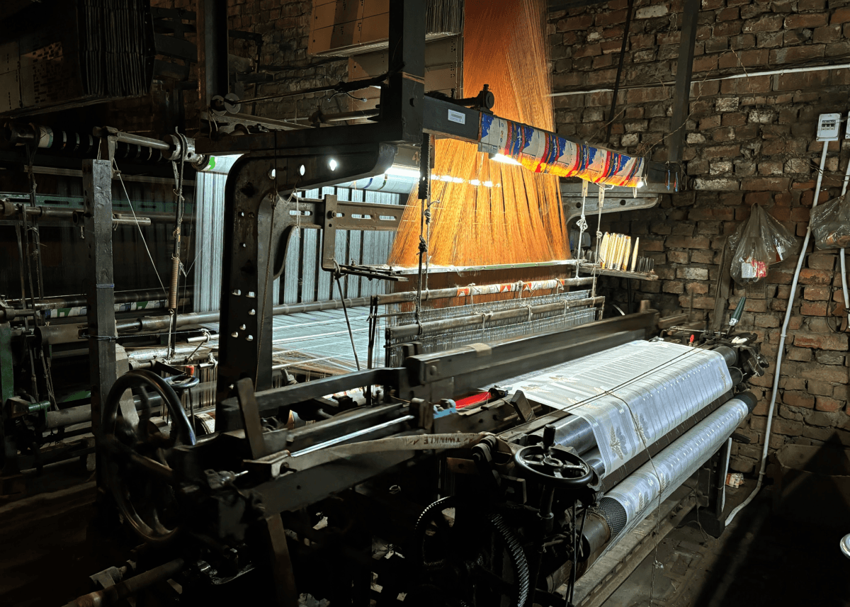 Power loom weaving