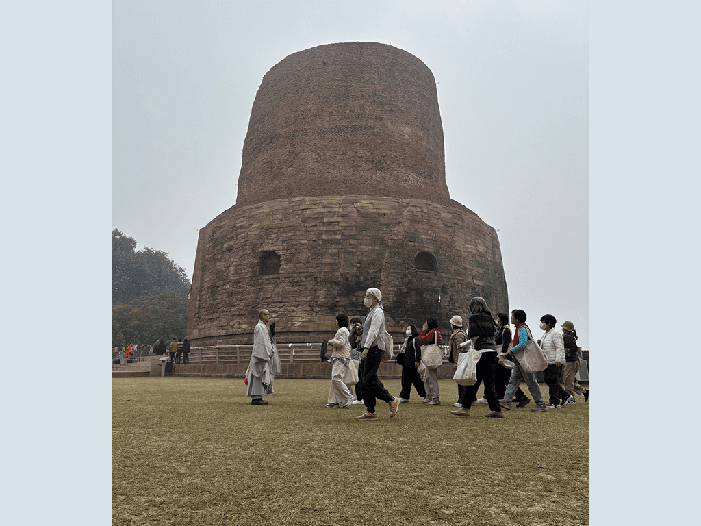 Japanese Buddhist pilgrims at Dhamekh stupa