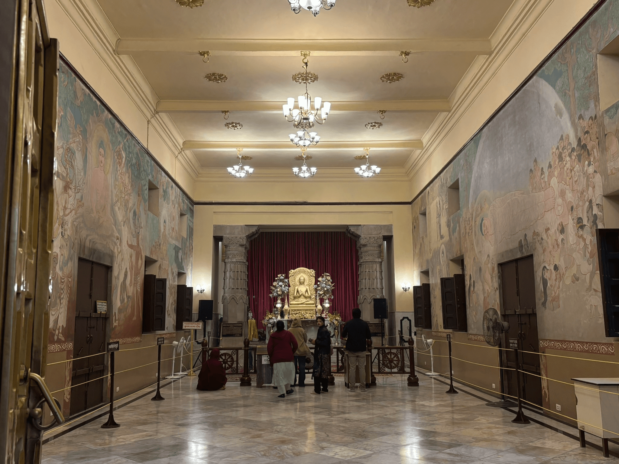 Prayer hall of the Buddhist temple