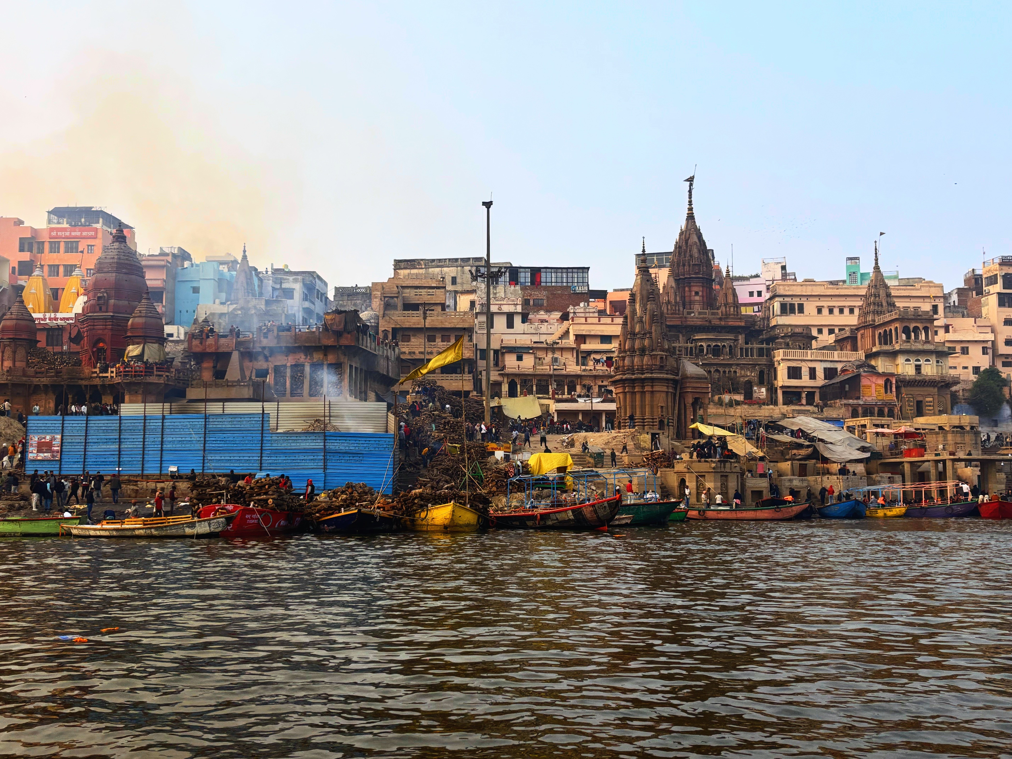 The always burning Manikarnika ghat
