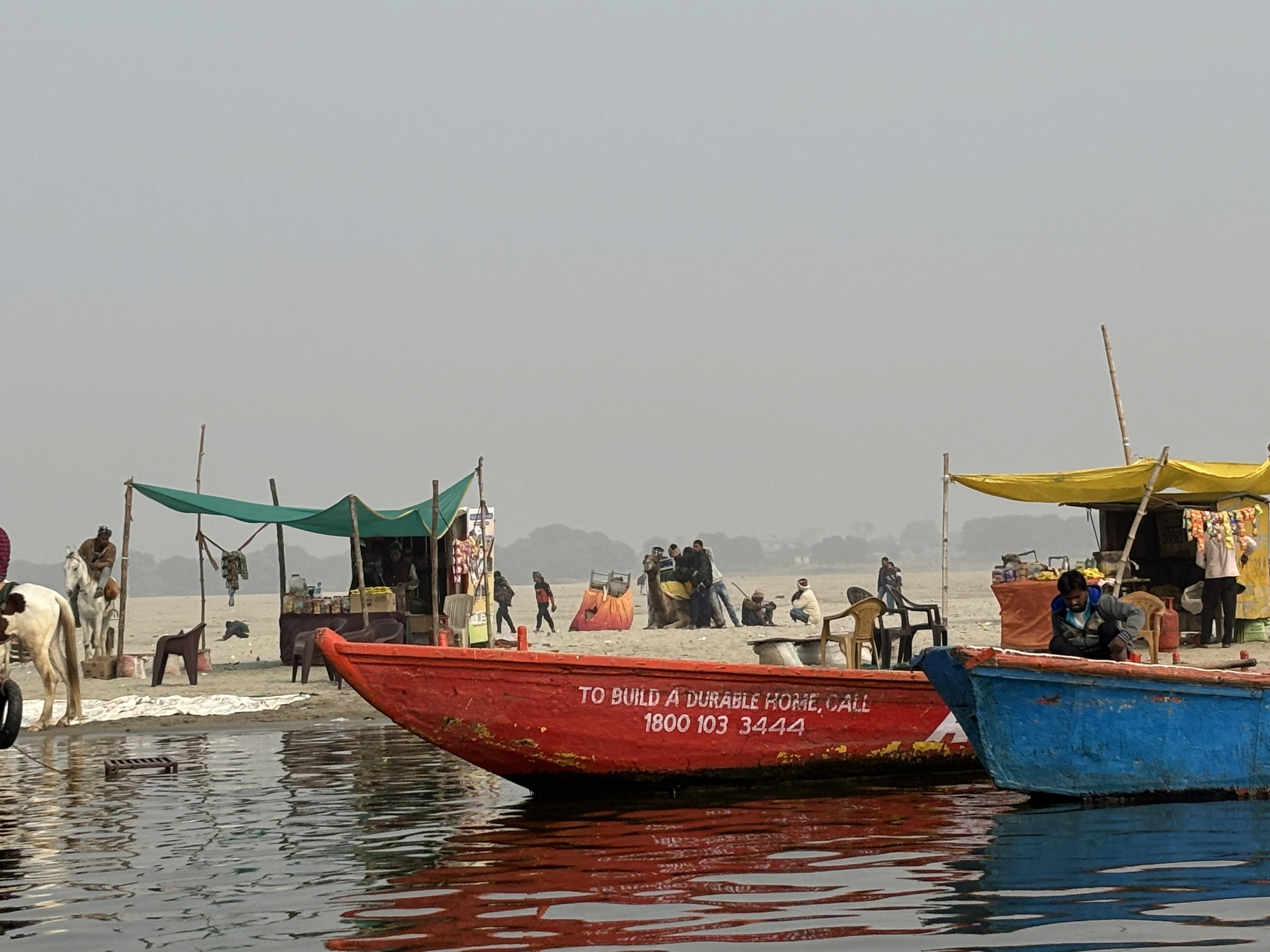 Contrasting shores of Banaras